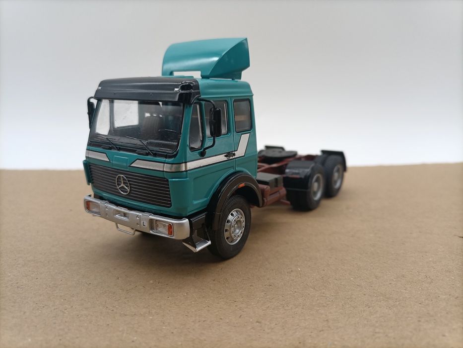 Mercedes Benz ng2232  тягач модель в масштабе 1:43