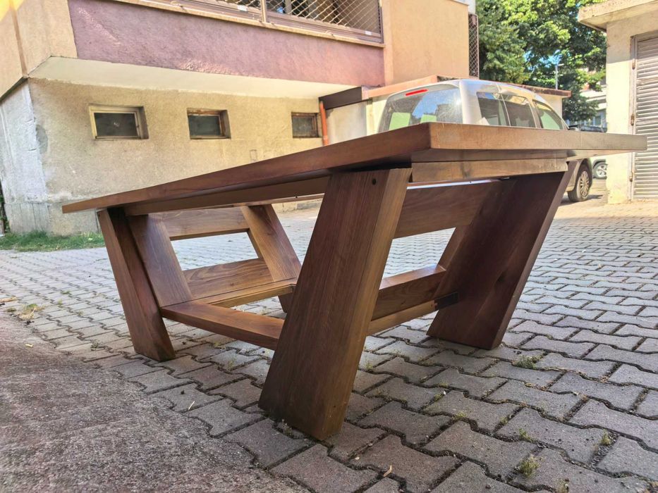 Холна маса от масив с ръчно резбован фриз 220/90