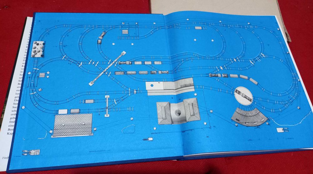Продам редкую книгу про железнодорожный моделизм начала ХХ века.