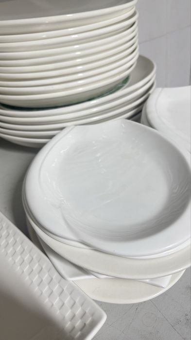 Сервировочный набор для стола и посуды