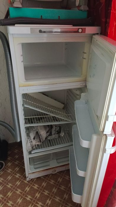 Продам холодильник