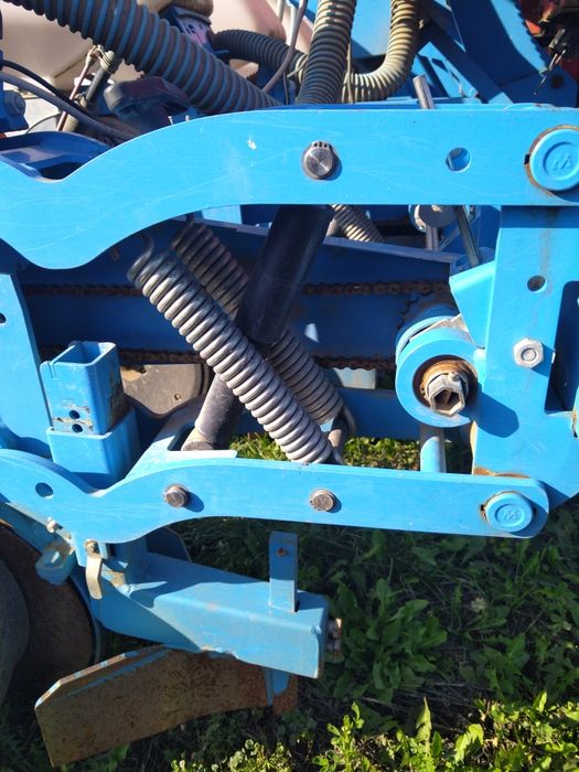 Vând semănătoare Monosem NG + M single  telescopic cu dotări Full.