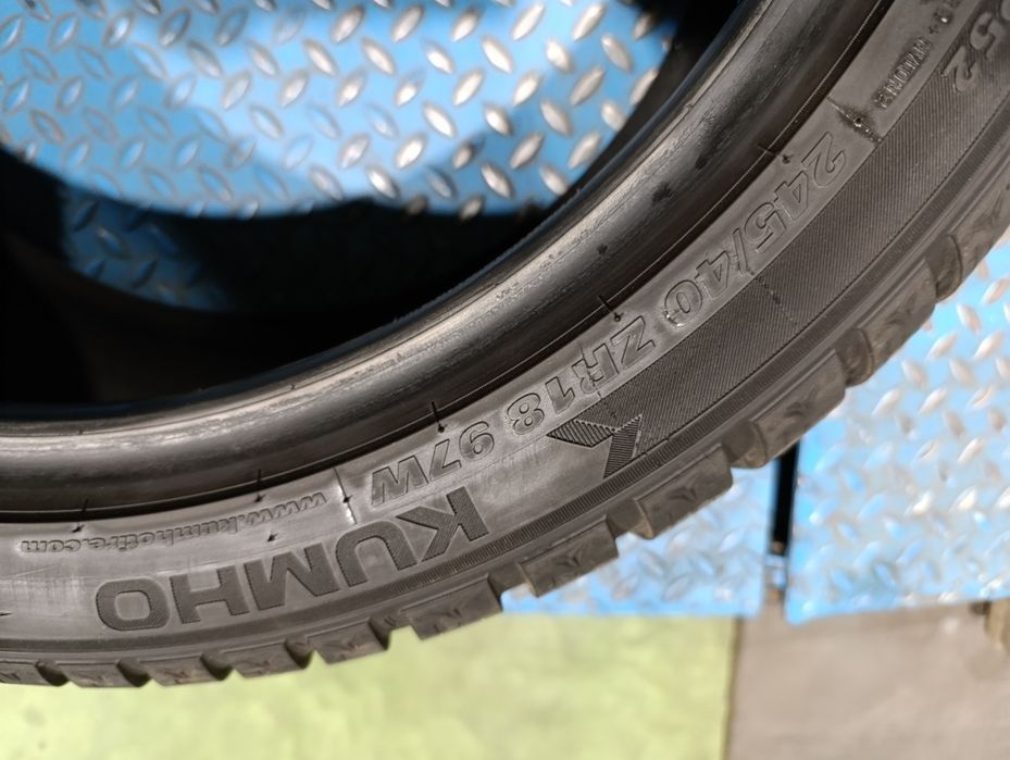 Зимни гуми Kumho 245/40/18 dot 2024