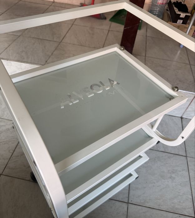 Vand ucenic pt domeniul beauty