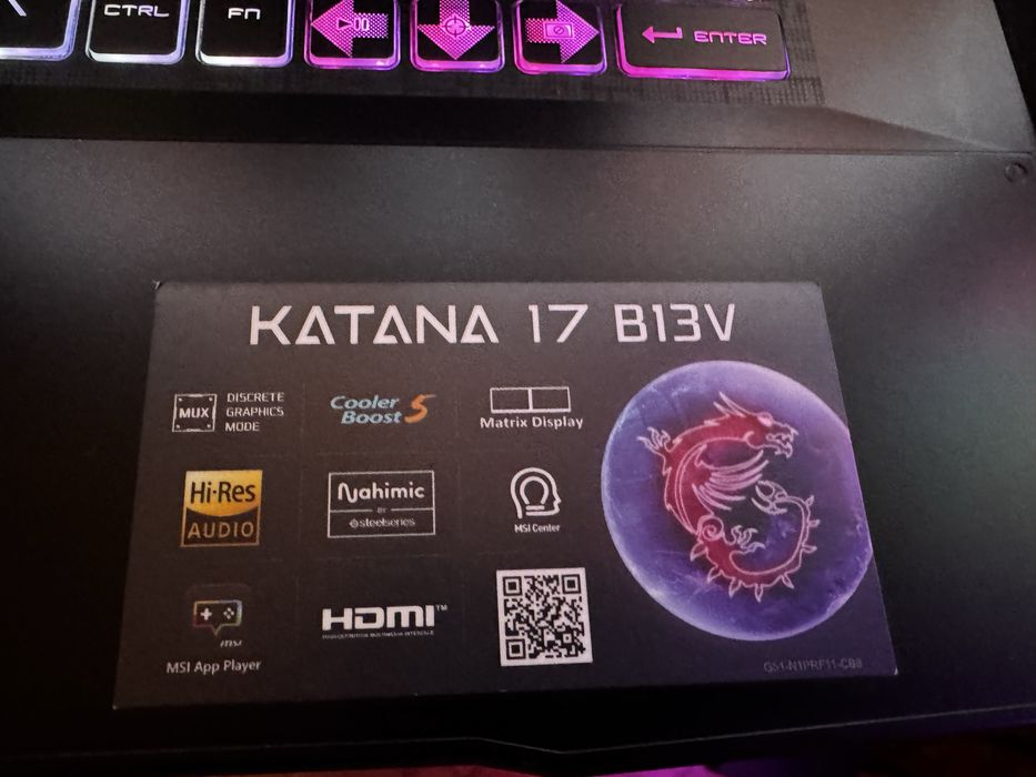 Геймърски лаптоп MSI Katana 17 B13VGK + подарък раница и подложка