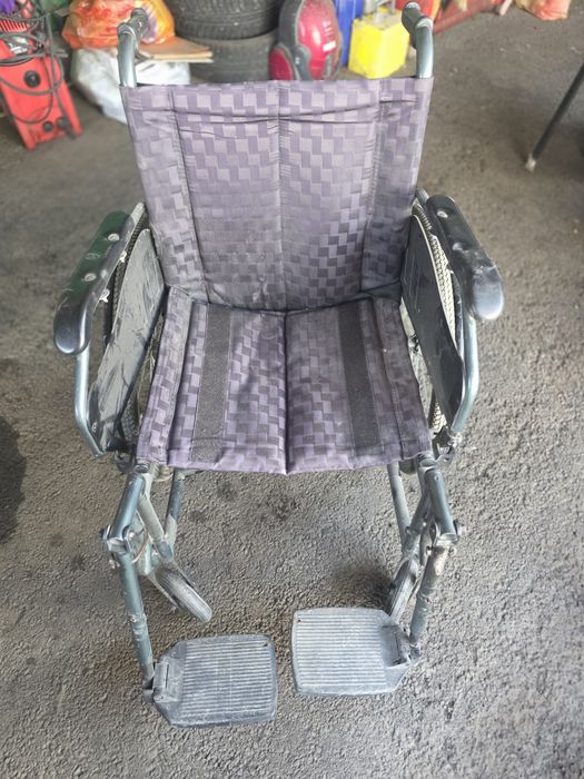 Продам инвалидную коляску