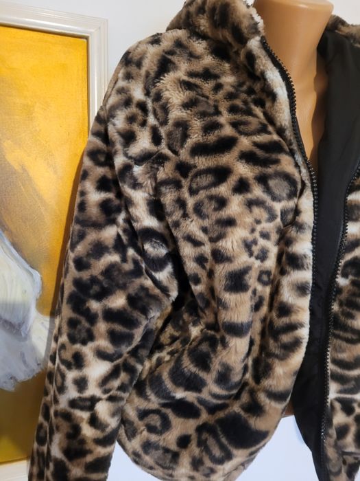 Haina blana cu glugă damă imprimeu tigrat