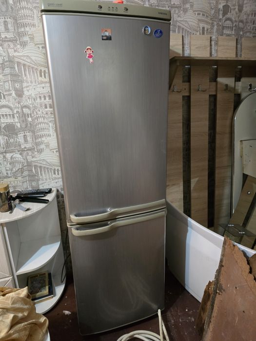 Продам холодильник самсунг