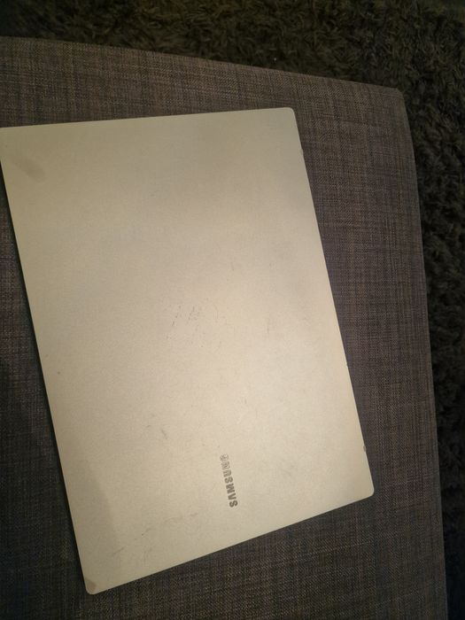 Laptop samsung book go