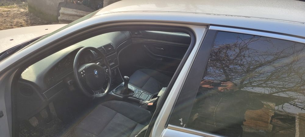 BMW e39 525 mai multe detalii la nr de telefon