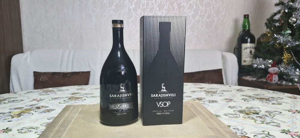 Продавам дублиращи ботилки от уиски празни