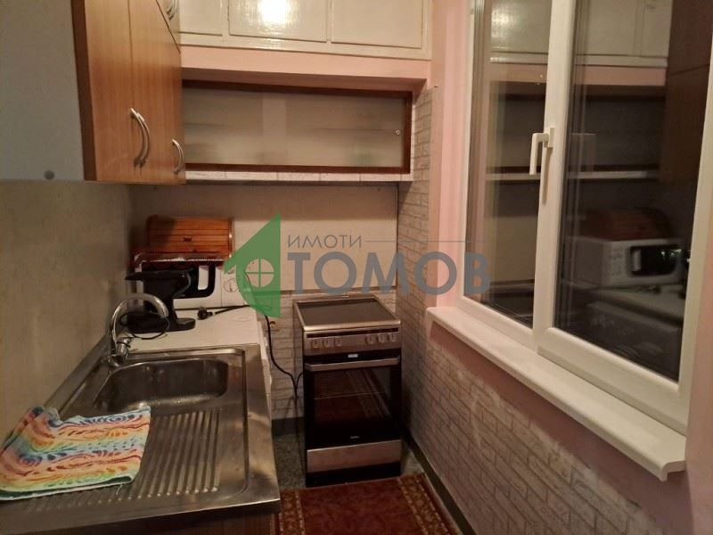 Дава се под наем Четиристаен апартамент в Стара Загора, Център - 90 кв.м за 357 € - Снимка #2