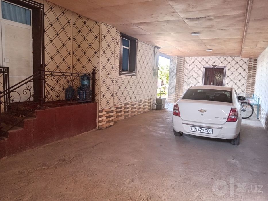 Qorovulbozor UY SOTILADI  55000 dollor