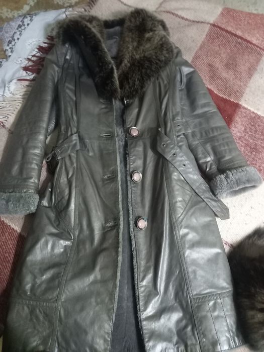 Продаётся  зимний плащ(дубленка)