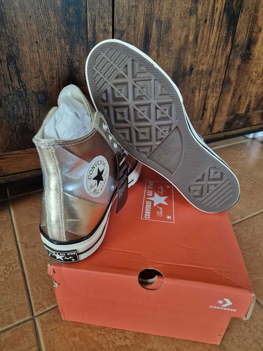 ексклузивни кожени маратонки Converse, 41 размер,26 см,нови с етикети.