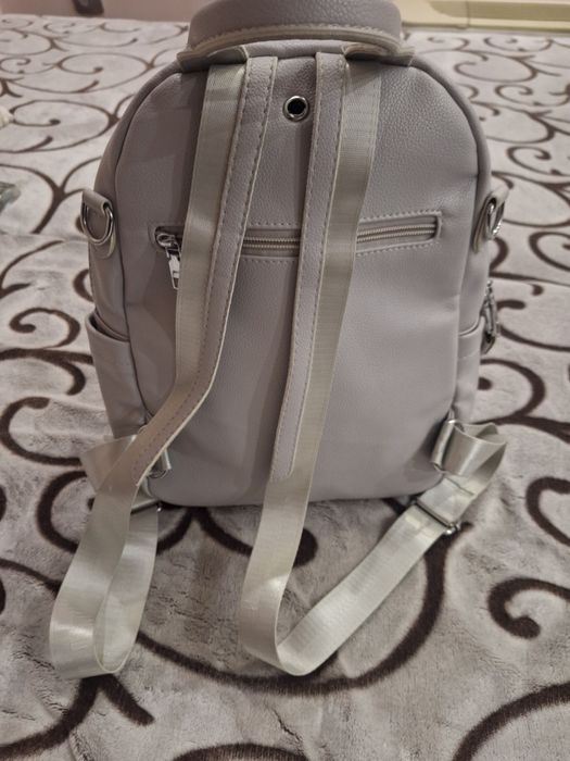 Сива раница за 22лв