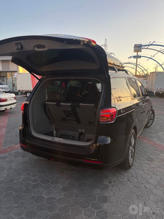 Kia Carnival 3.5L avtomobil sotiladi !