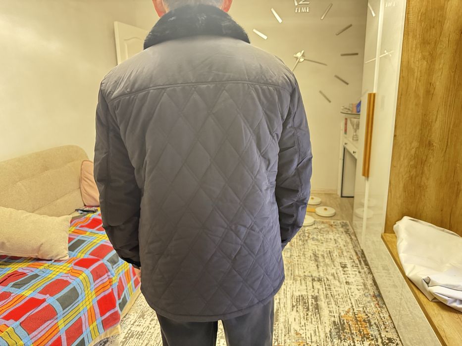 Куртка продам новая