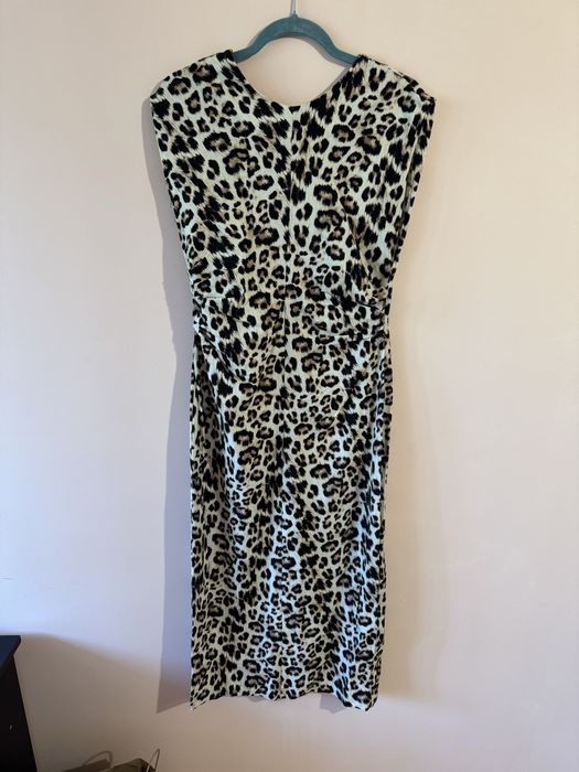 Ленена рокля с принт