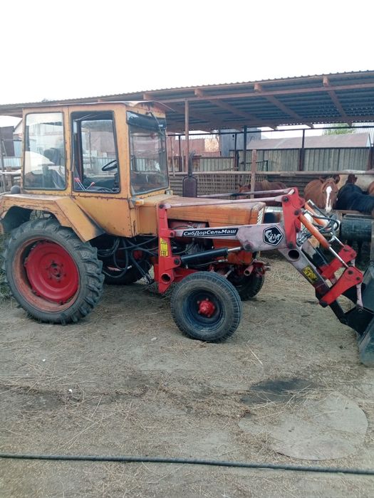 Продам трактор ,Т-25  с телегой.