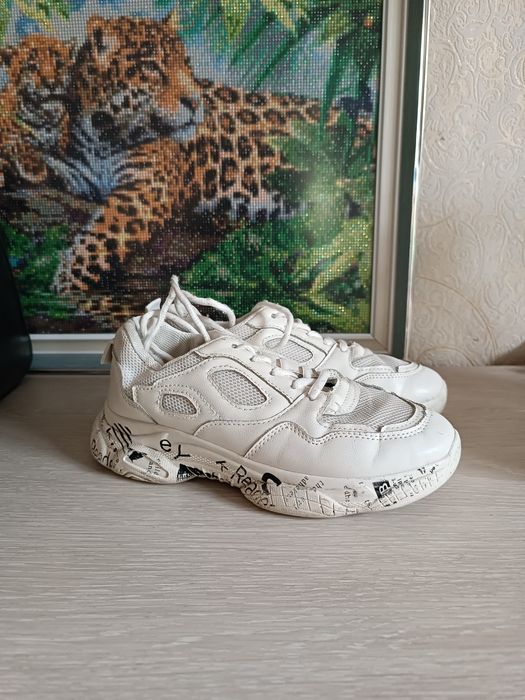 Кроссовки женские 35-36 рр