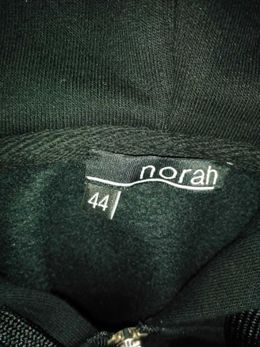 Нова черна спортна ватирана блуза с качулка-16лв