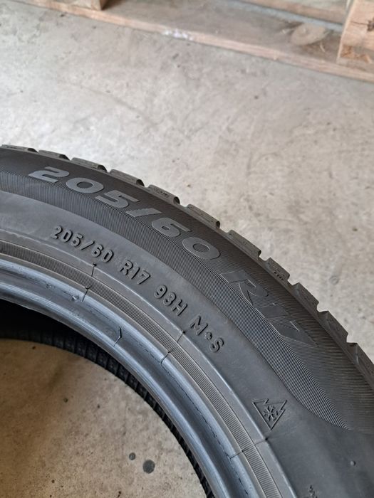 4 anvelope iarnă 205 60 r17 Pirelli