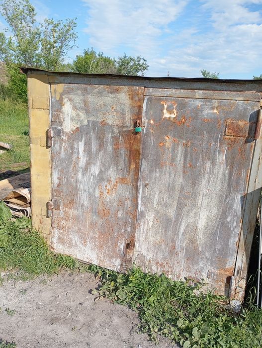 Продам гараж на сенной.