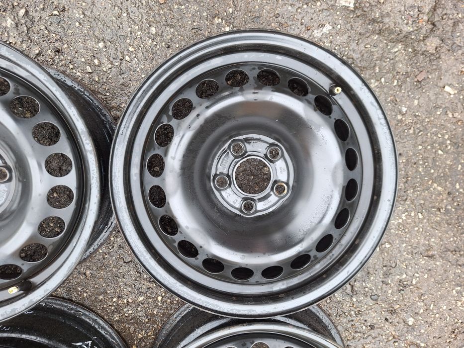 Ауди 3-15цола-5/100-оригинални с тасове