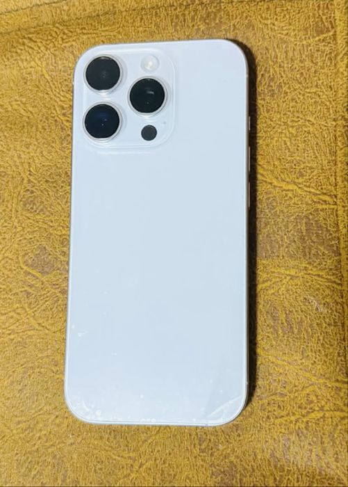 Телефон Iphone 16 pro