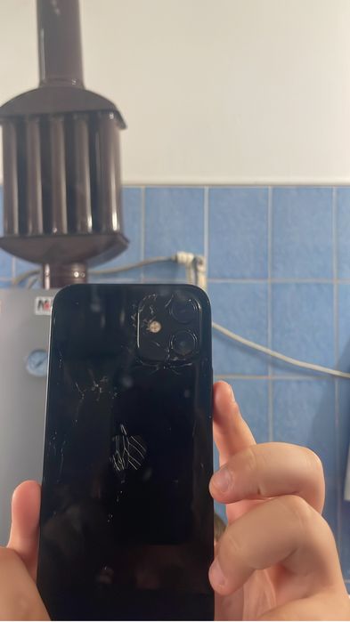 Vand iphone 12 functionabil sanatate baterie 78