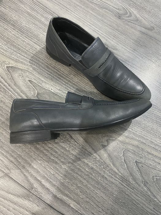 Продам классические туфли