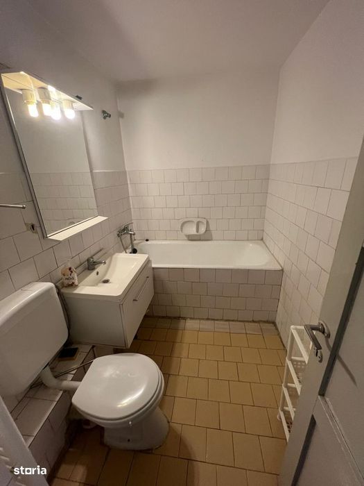 Apartament cu 2 camere situat in Carpati 2-- ETAJUL 3 !!!