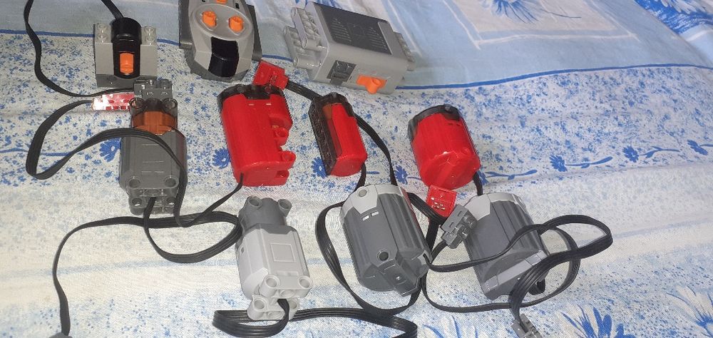 Продам двигатели на конструктор лего