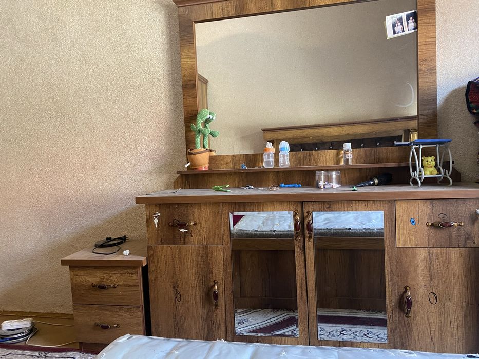 Срочно продаю спальный гарнитур