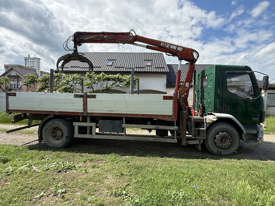 Vand Daf LF220 cu macara Hiab 102