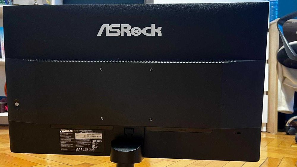 Продавам монитор