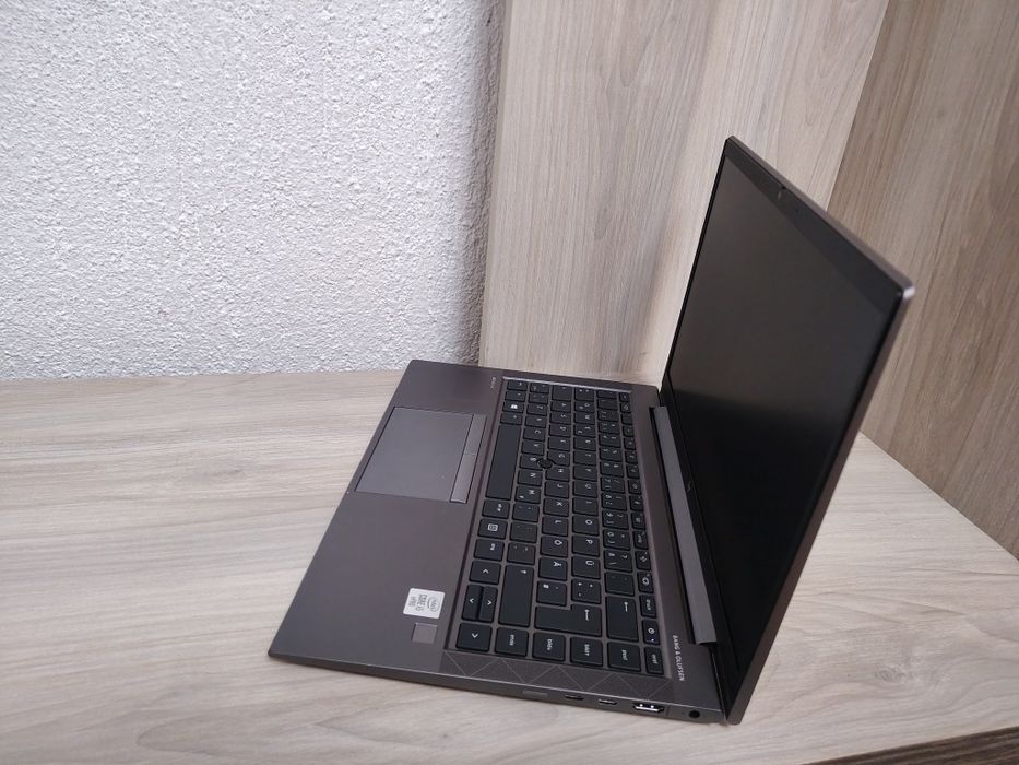 HP Zbook Firefly  14 G7 Бизнес клас.