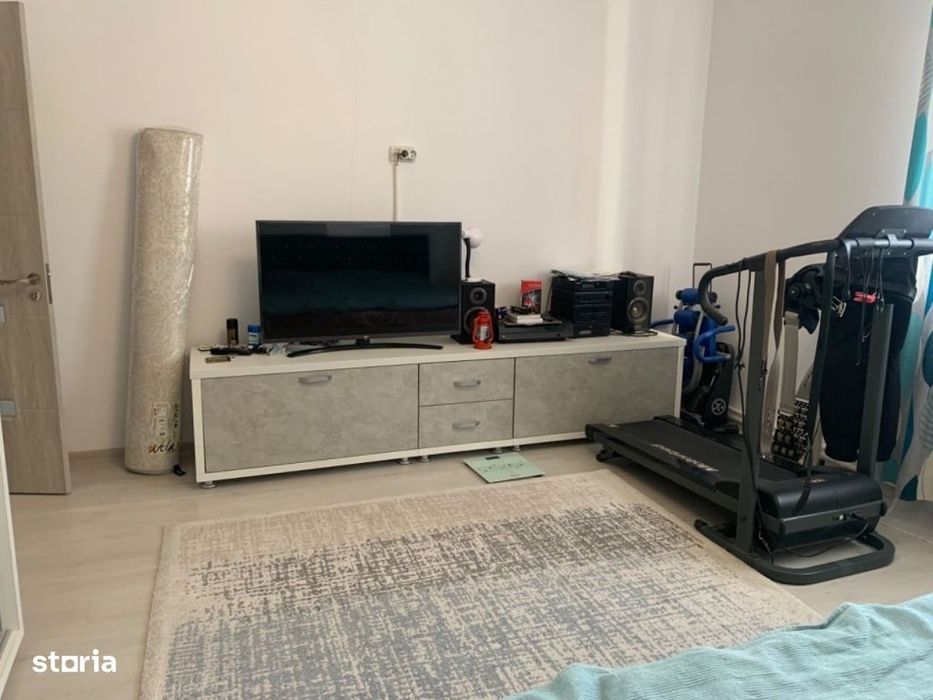 Valul Traian- Casă P+M,5cam 2bai 400 mp gaz preț.160.000 euro