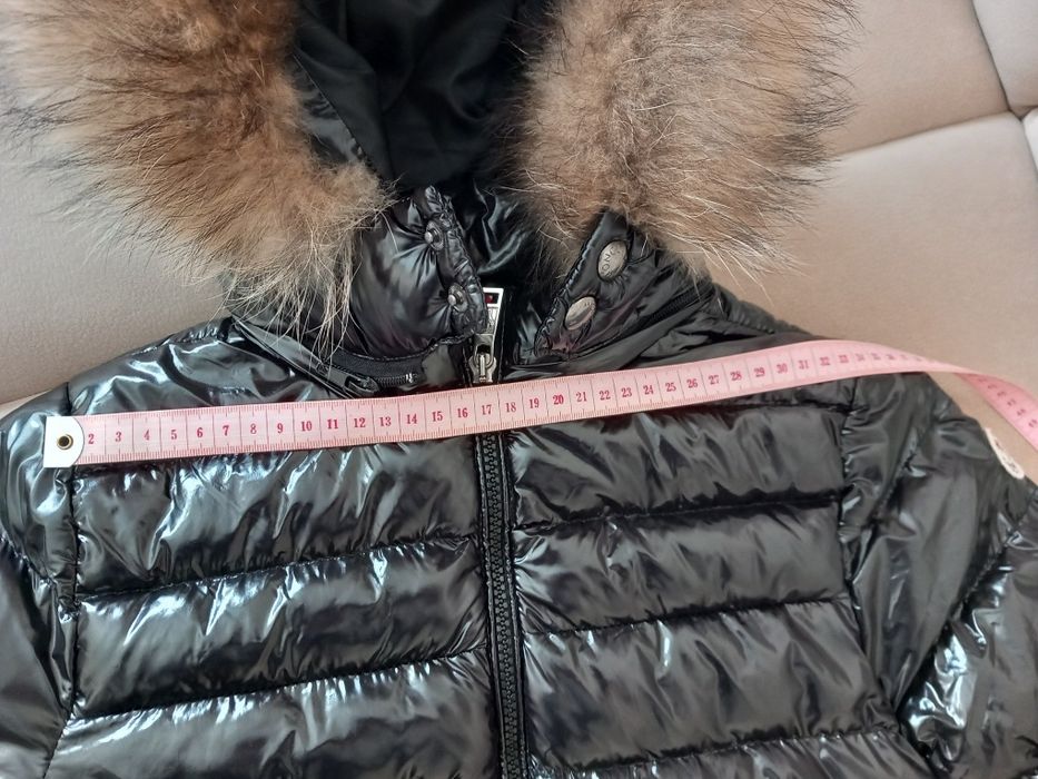 Geacă impermeabila cu glugă