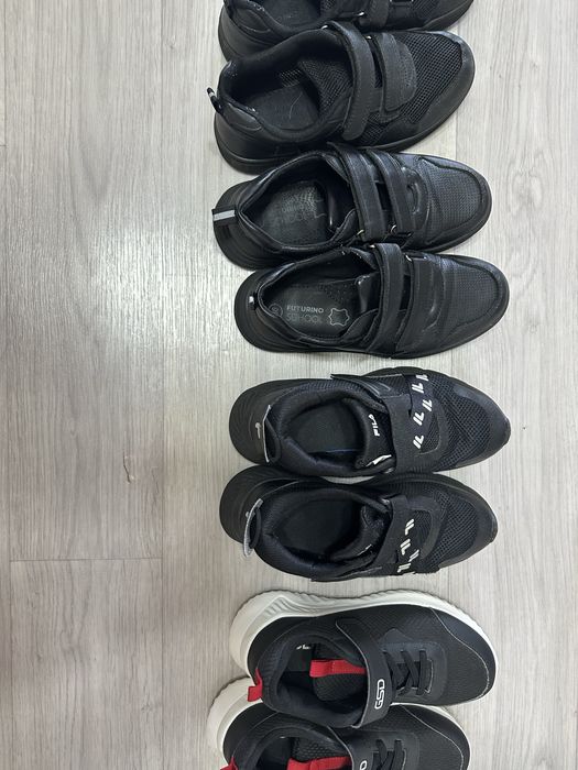 Продам детские кроссовки