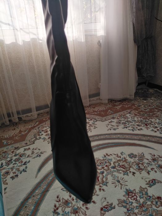 Продам новые сапоги женские