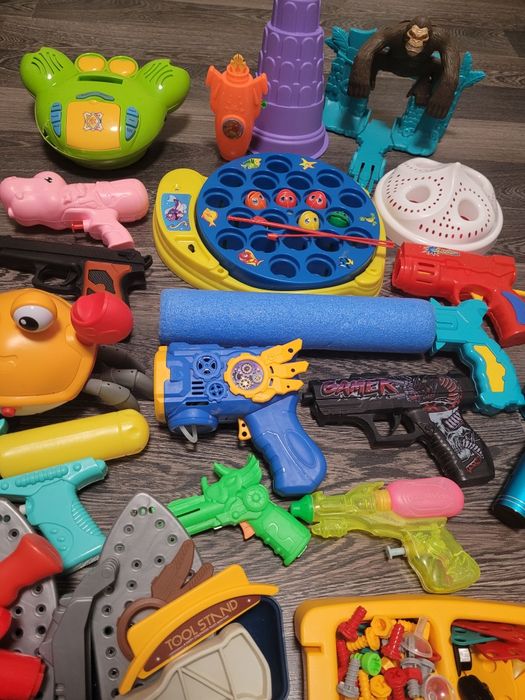 Продам детские игрушки все 2500