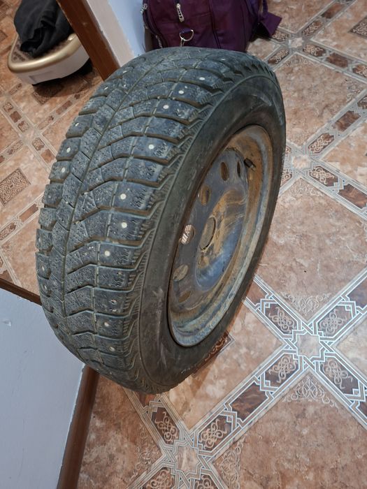 Продам зимние шины 175/65