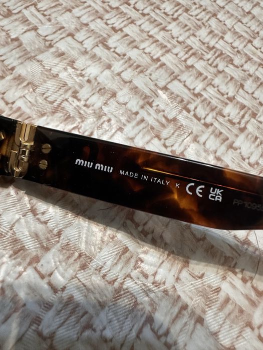 Продавам слънчеви очила Miu Miu