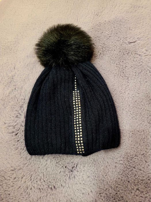 2 броя зимни шапки