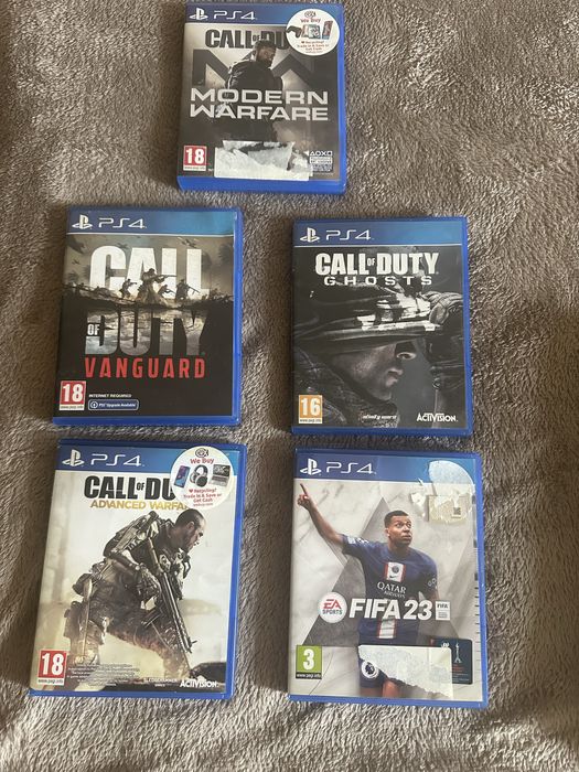 Продавам PS4 в добро състояние