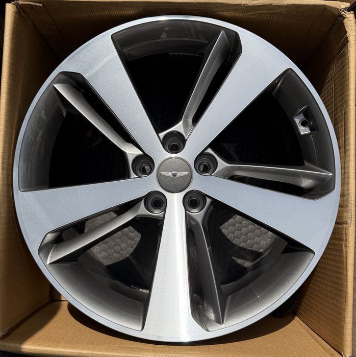 Диски оригинал на GENESIS KIA HYUNDAI