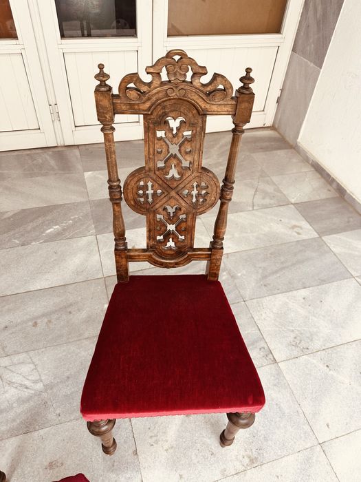 Антикварни столове с табуретка – масив, ръчна резба, XIX–XX в.
