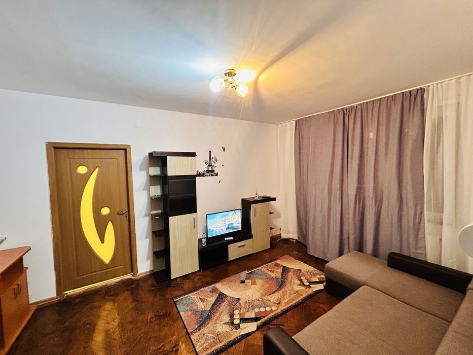 Inchiriez apartament 2 camere fratii golesti Pitesti (gara sud )